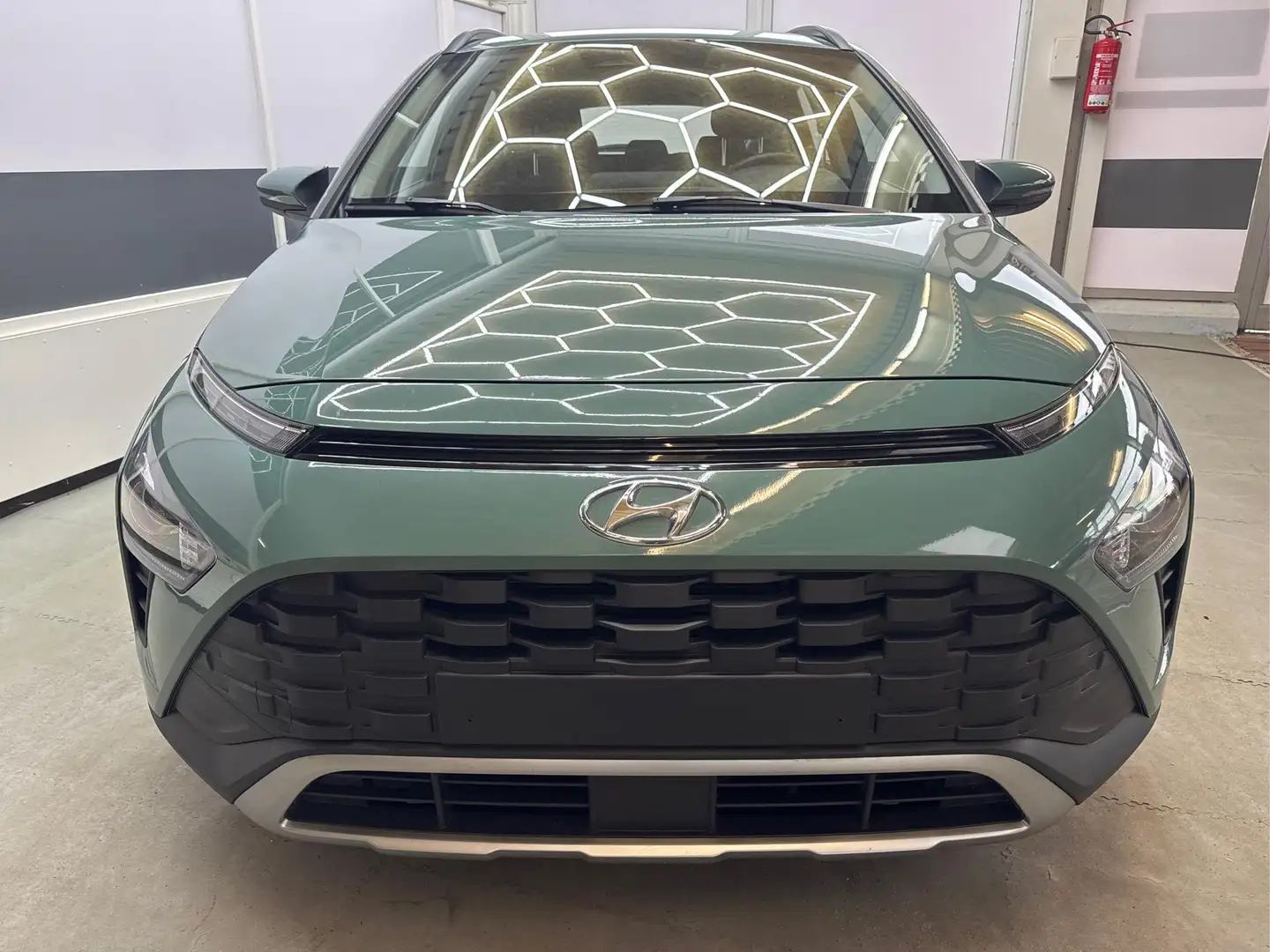 Hyundai BAYON SELECT SHZ RADIO KLIMA ALU 1.0 T-GDi 74kW/101PS... Verde - 2