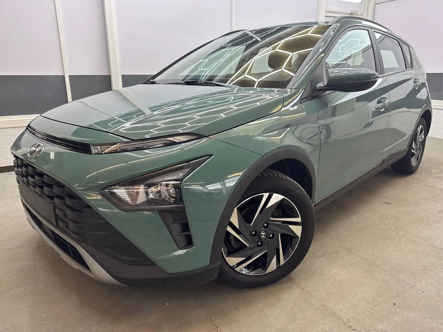 Hyundai BAYON SELECT SHZ RADIO KLIMA ALU 1.0 T-GDi 74kW/101PS... Verde - 1