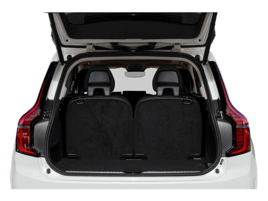 2026 Volvo XC90 B6 Ultra Dark Theme thumb 8