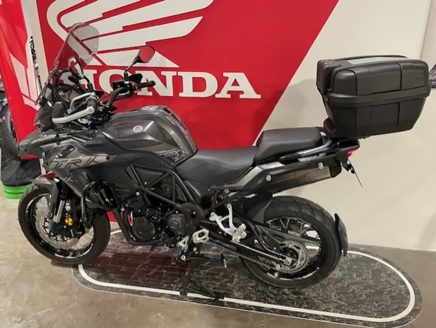 Benelli TRK 502 - 1
