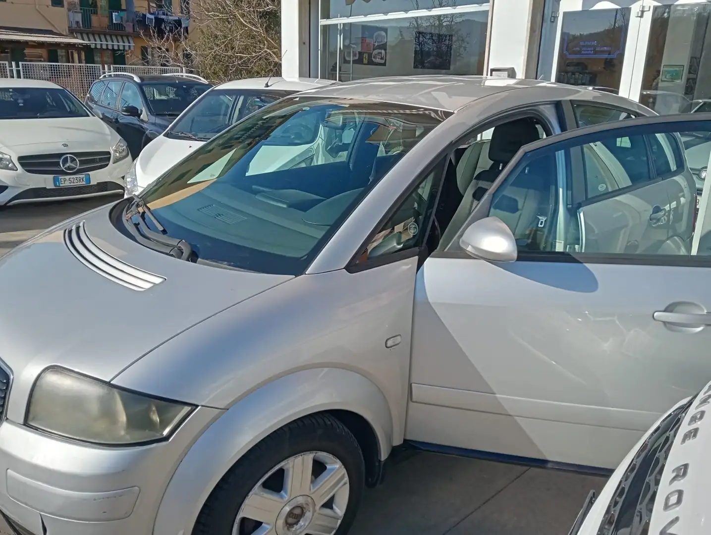 Audi A2 1.4 tdi Comfort 90cv Plateado - 1