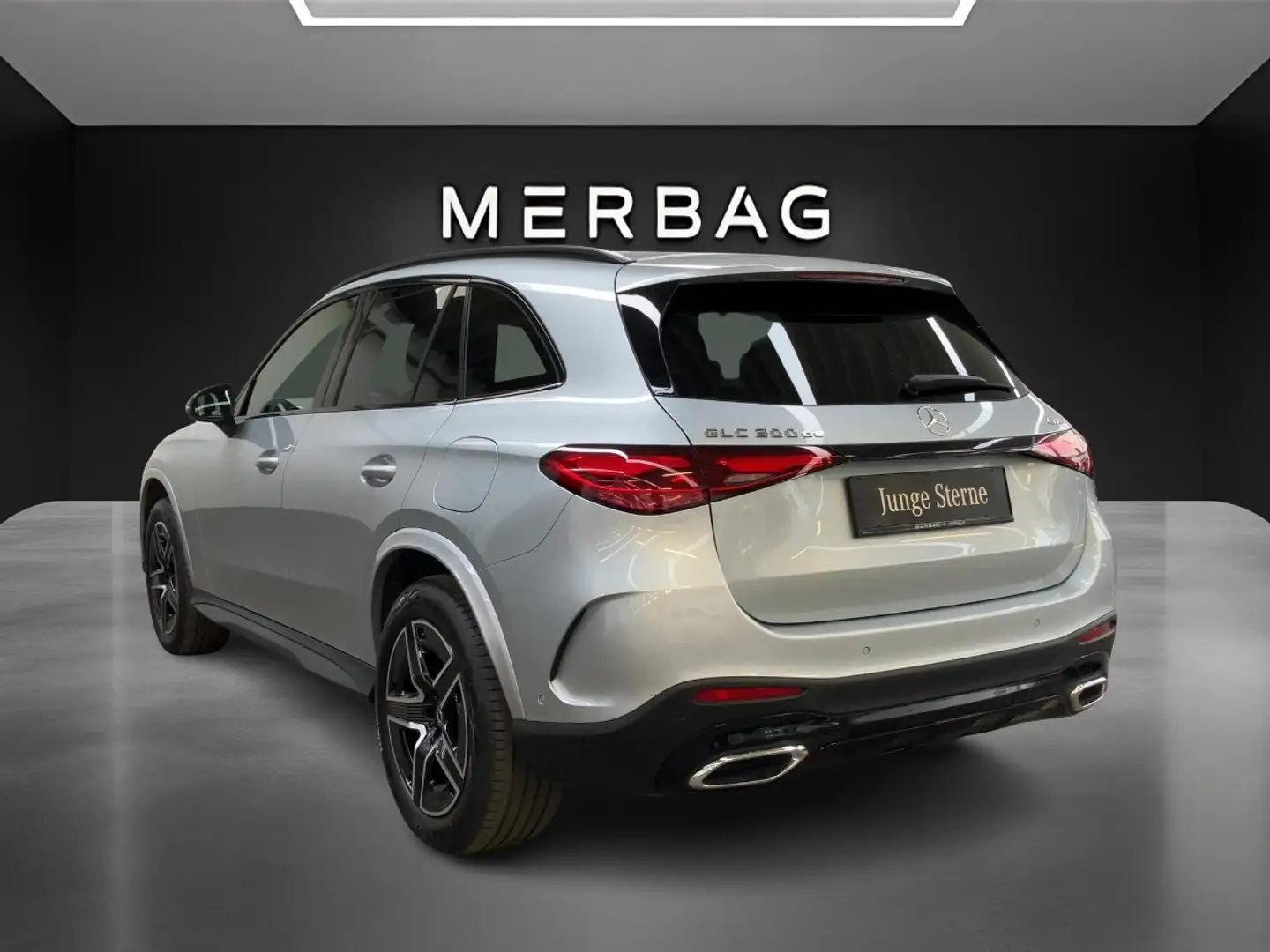 Mercedes-Benz GLC 300 de 4MATIC Österreich-Edition AMG Line Ezüst - 2