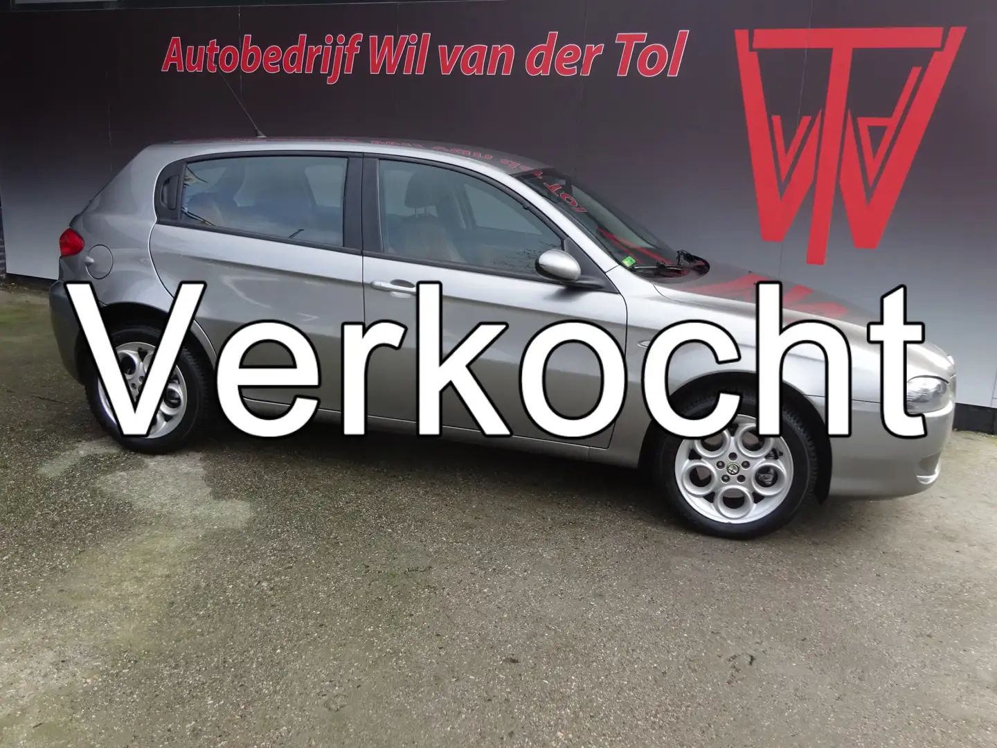 Alfa Romeo 147 1.9 JTD-m COLLEZIONE | 5-DRS | LEER | NAVIGATIE | Grijs - 1