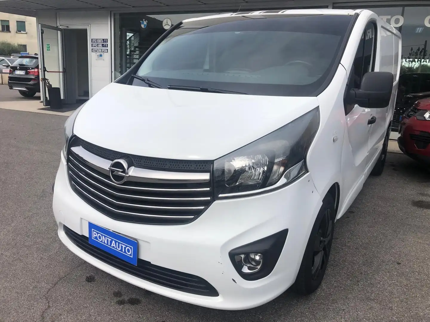 Opel Vivaro Bianco - 1