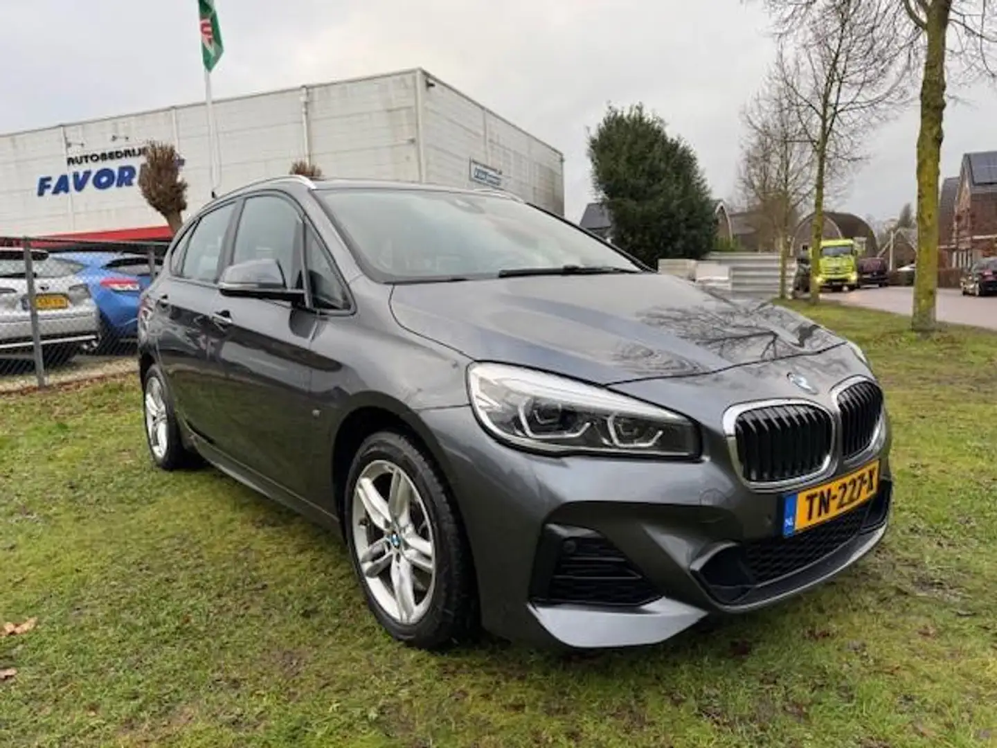 BMW 225 2-serie Active Tourer 225xe iPERFORMANCE M-SPORT H Grijs - 1