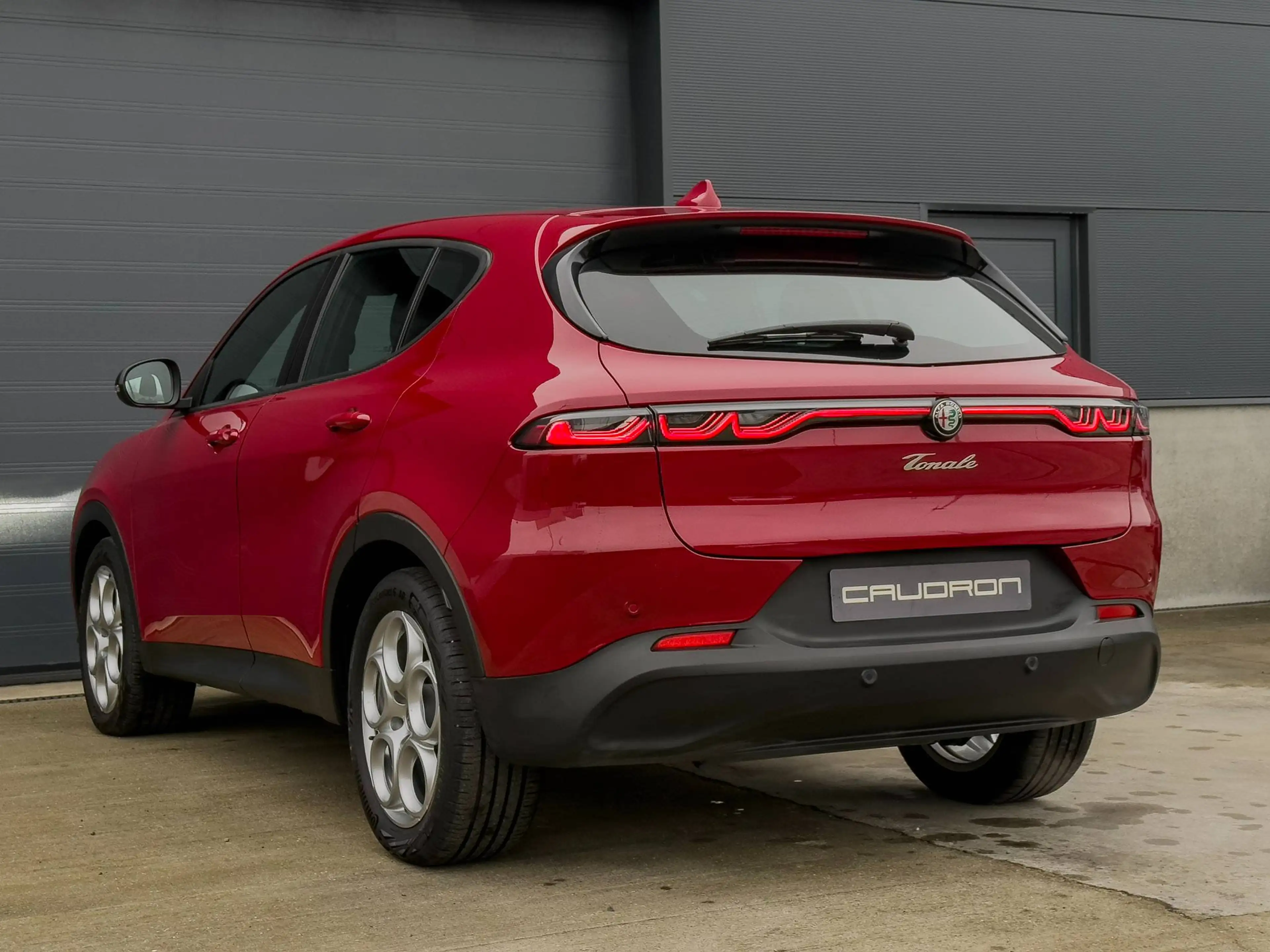 Alfa Romeo Tonale 1.5 Hybrid SPRINT / Automaat / 130 pk / Camera / Trekhaak — photo 2