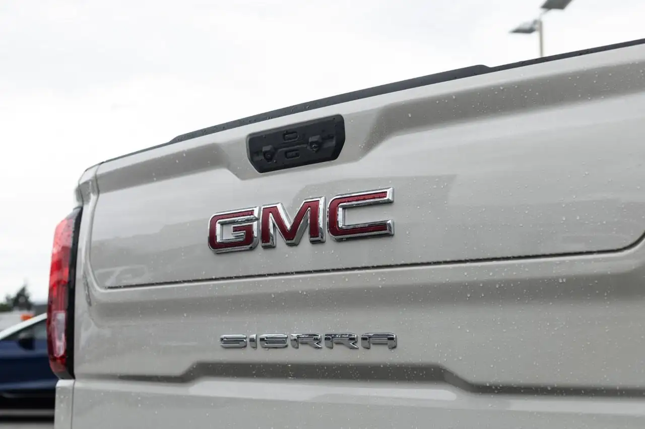 GMC Sierra 1500 снимка GMC Sierra 1500