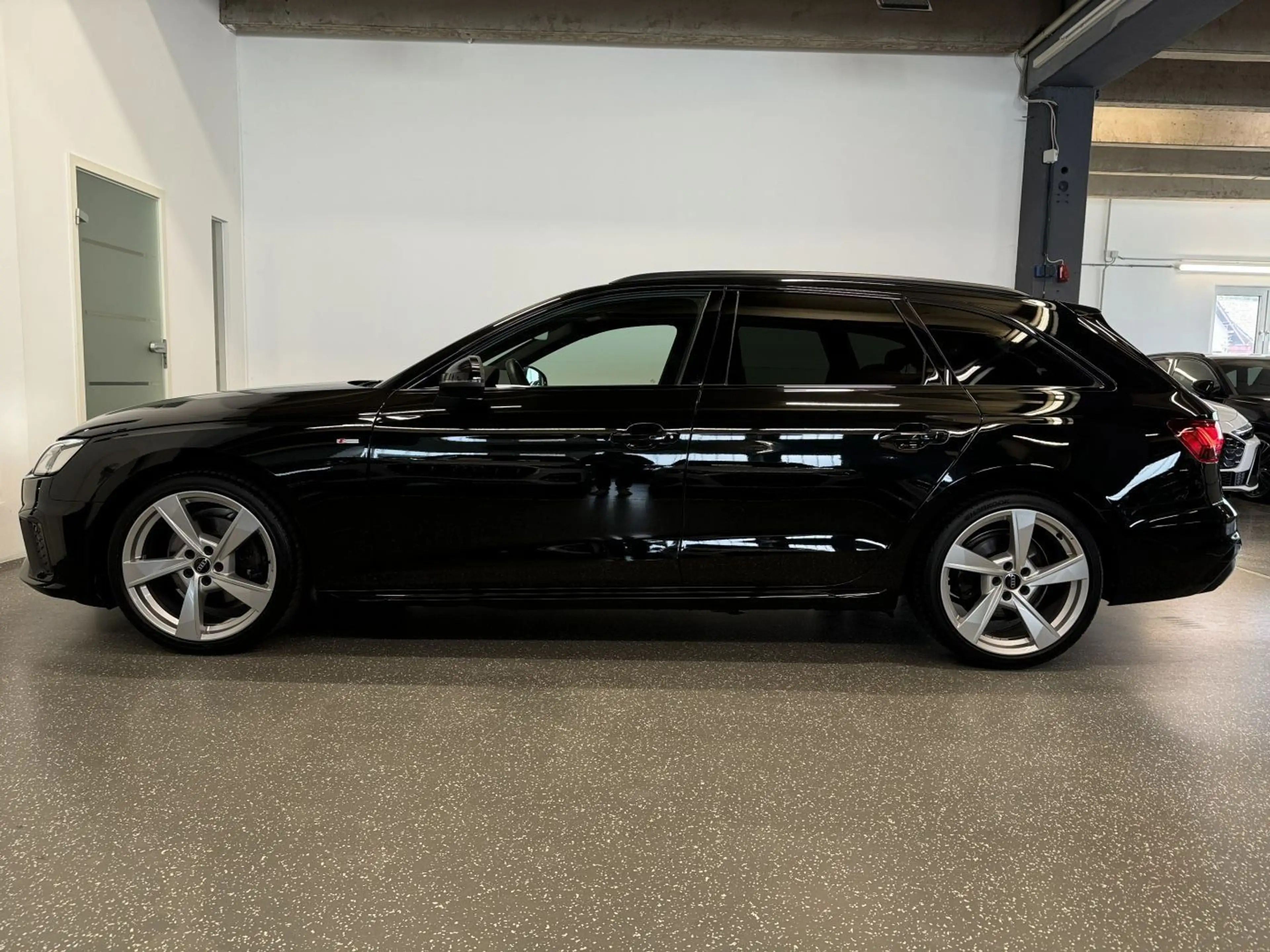 Audi A4 35 2.0 TFSI *3xS-LINE*AHK*VIRTUAL*ACC*LANE*KAMERA — photo 8