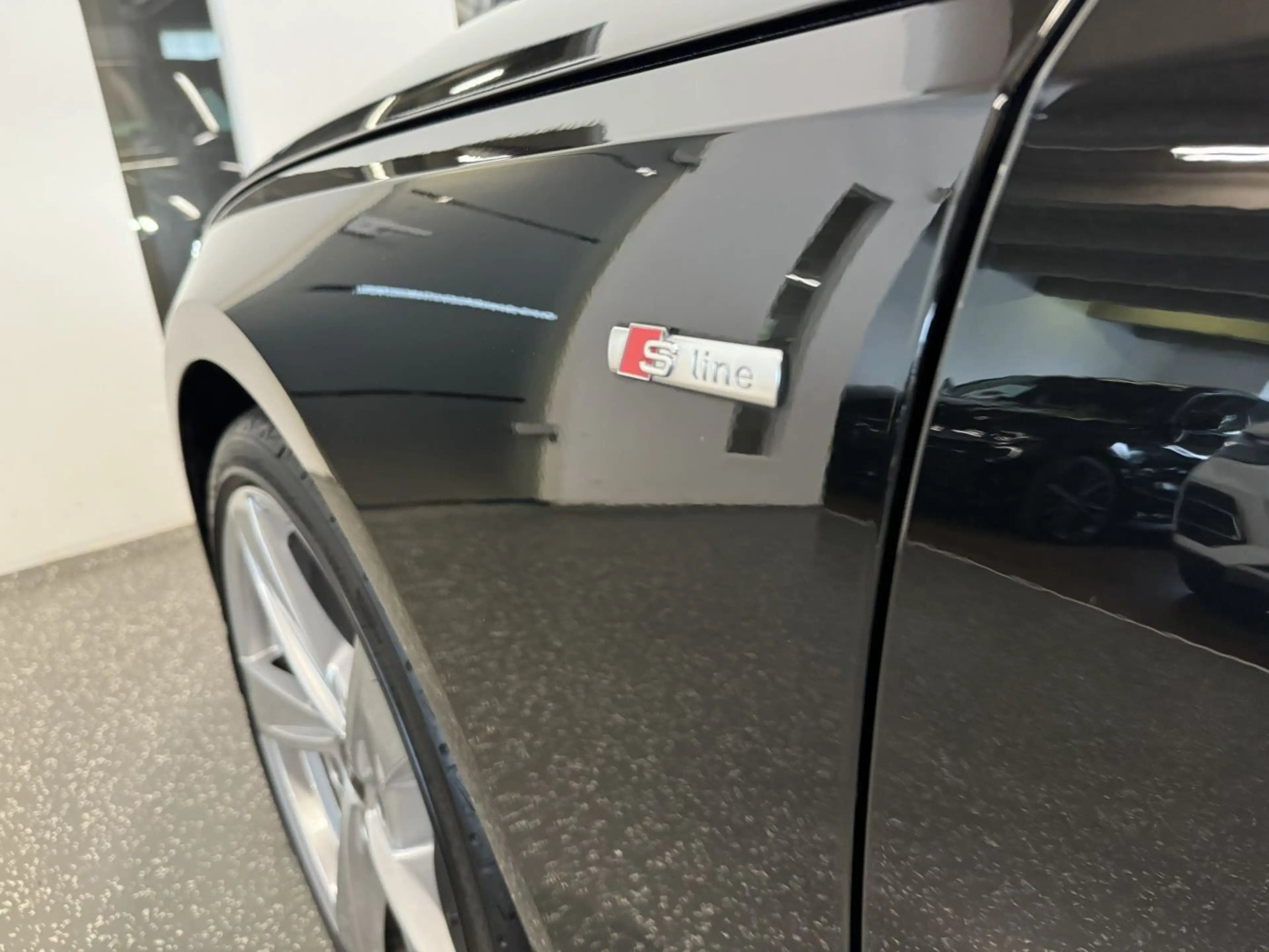 Audi A4 35 2.0 TFSI *3xS-LINE*AHK*VIRTUAL*ACC*LANE*KAMERA — photo 13