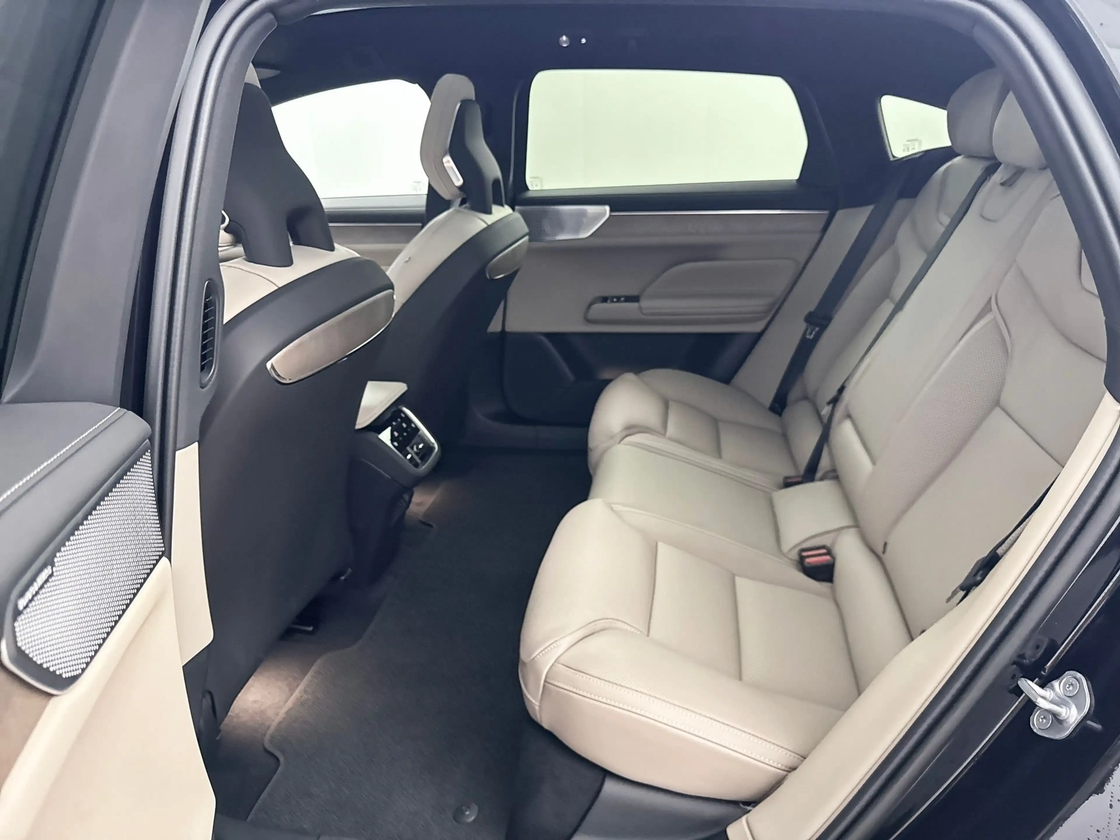 Volvo ES90 Twin Performance 106kWh Ultra | Full Matt PPF | He — photo 14