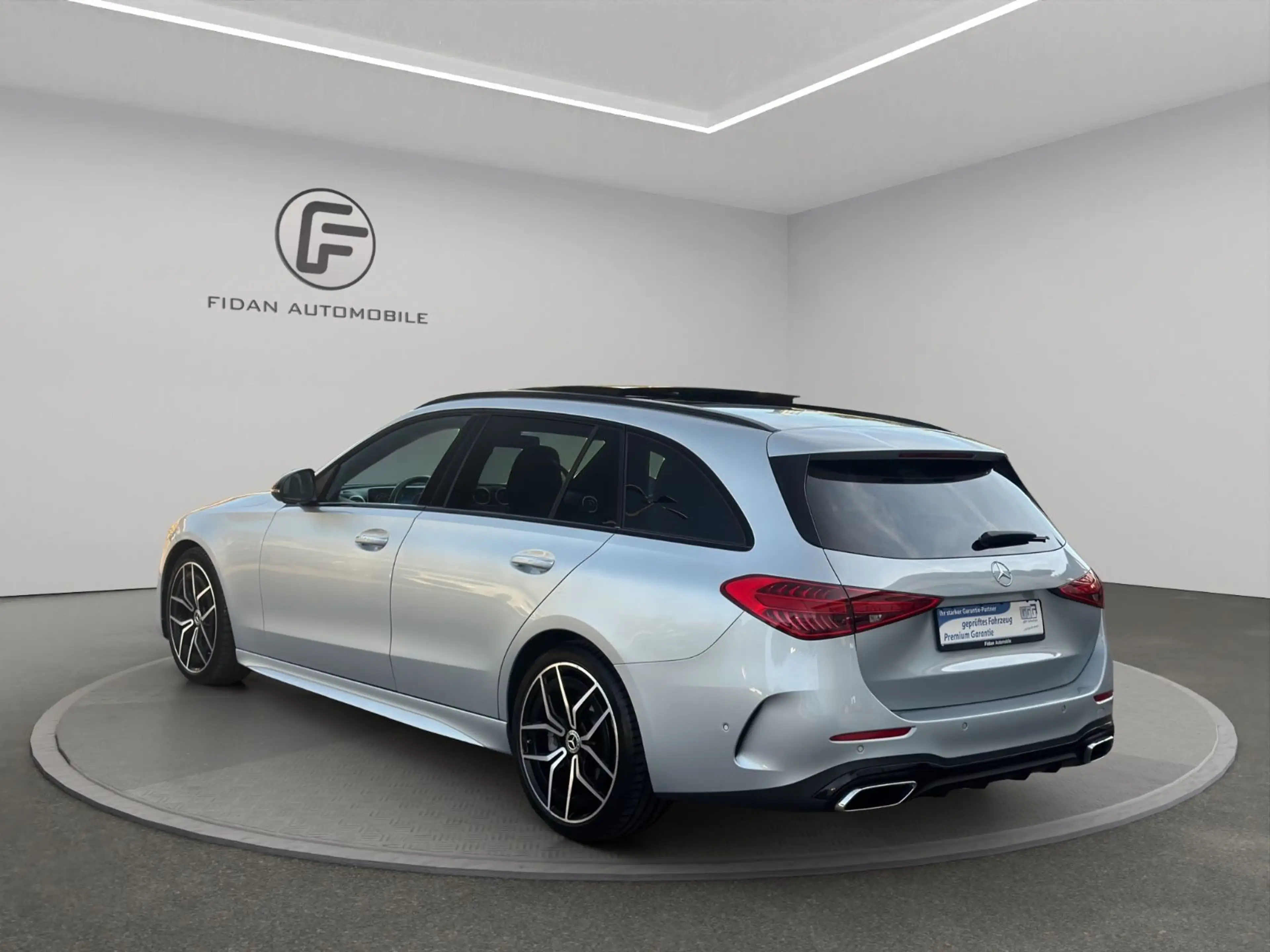 Mercedes-Benz C 220 d T AMG-Line 4Matic*Pano*Night*Kamera*LED* — photo 3