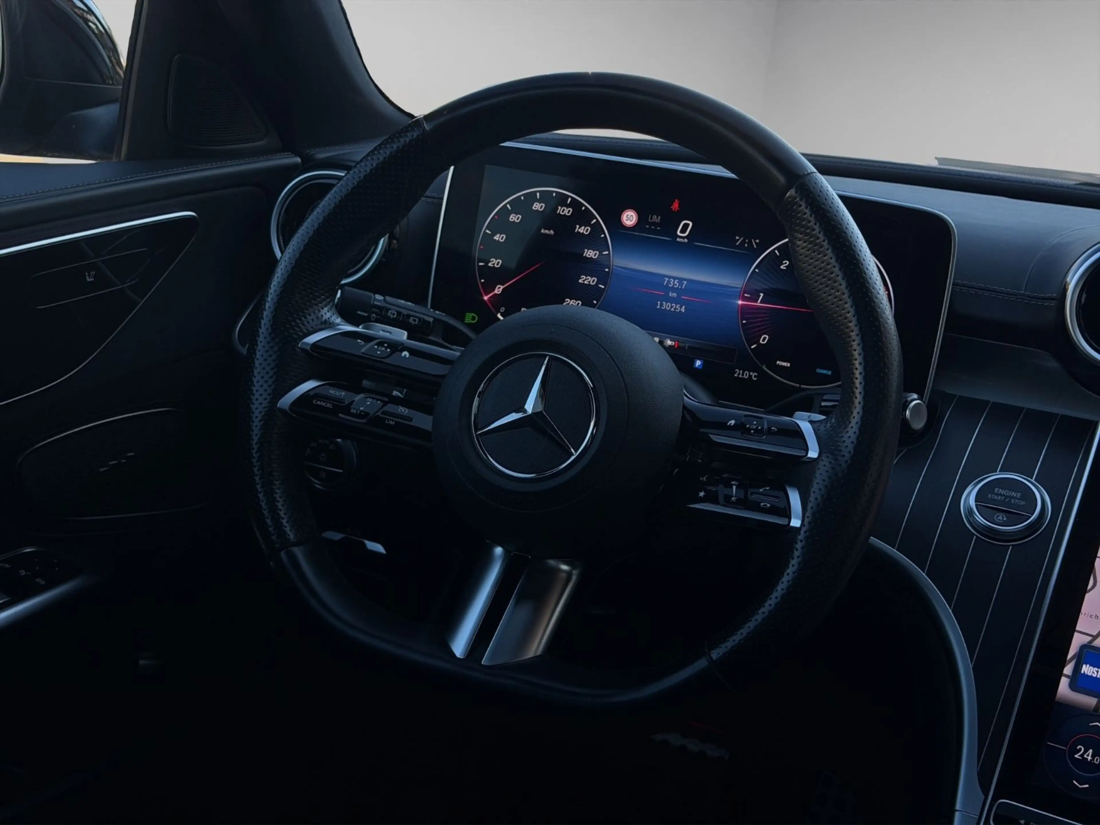 Mercedes-Benz C 220 d T AMG-Line 4Matic*Pano*Night*Kamera*LED* — photo 13