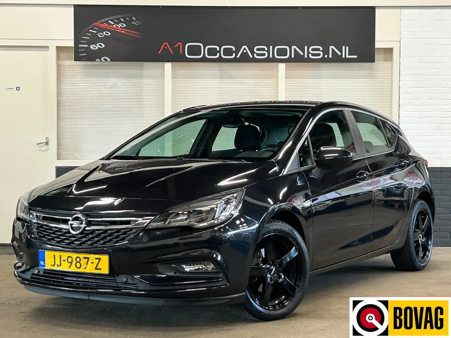 Opel Astra 1.0 Business+ Schwarz - 1