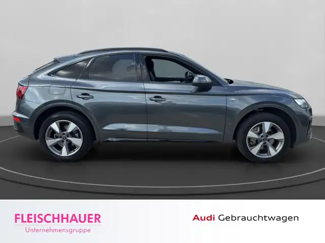 Audi Q5 view 8