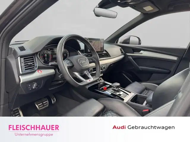 Audi Q5 view 10
