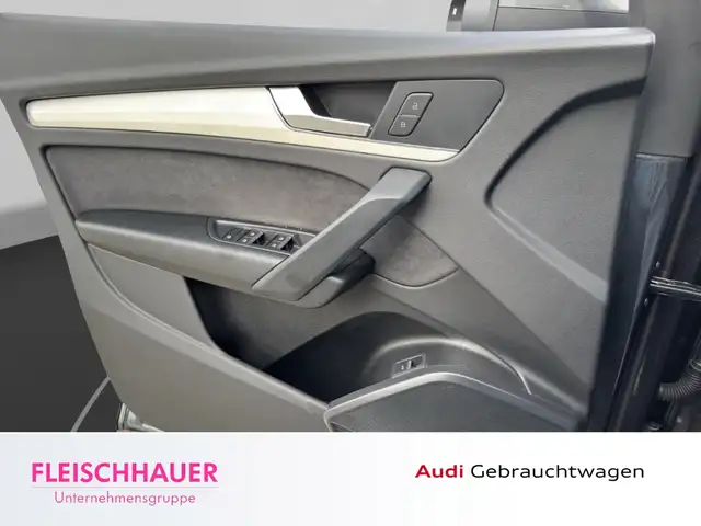 Audi Q5 view 13