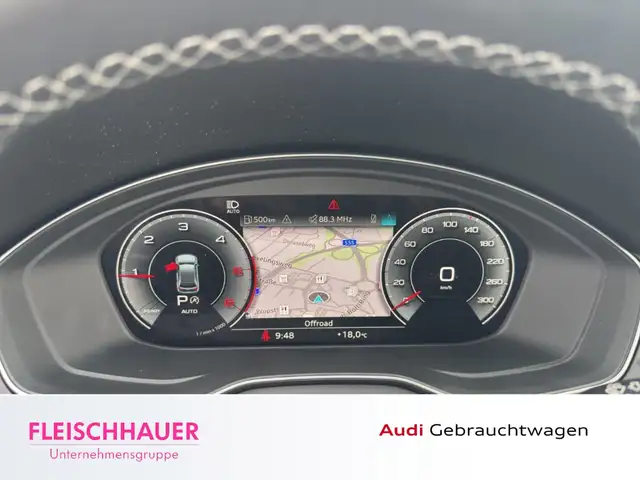 Audi Q5 view 12