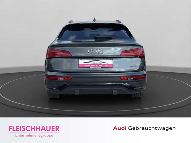 Audi Q5 view 6