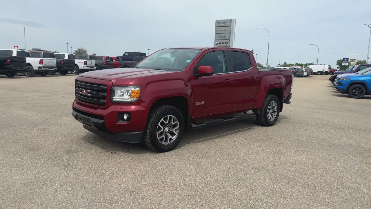 GMC Canyon photo GMC Canyon
