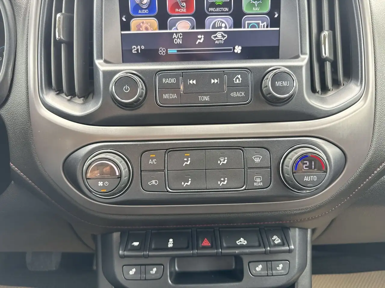 GMC Canyon photo GMC Canyon