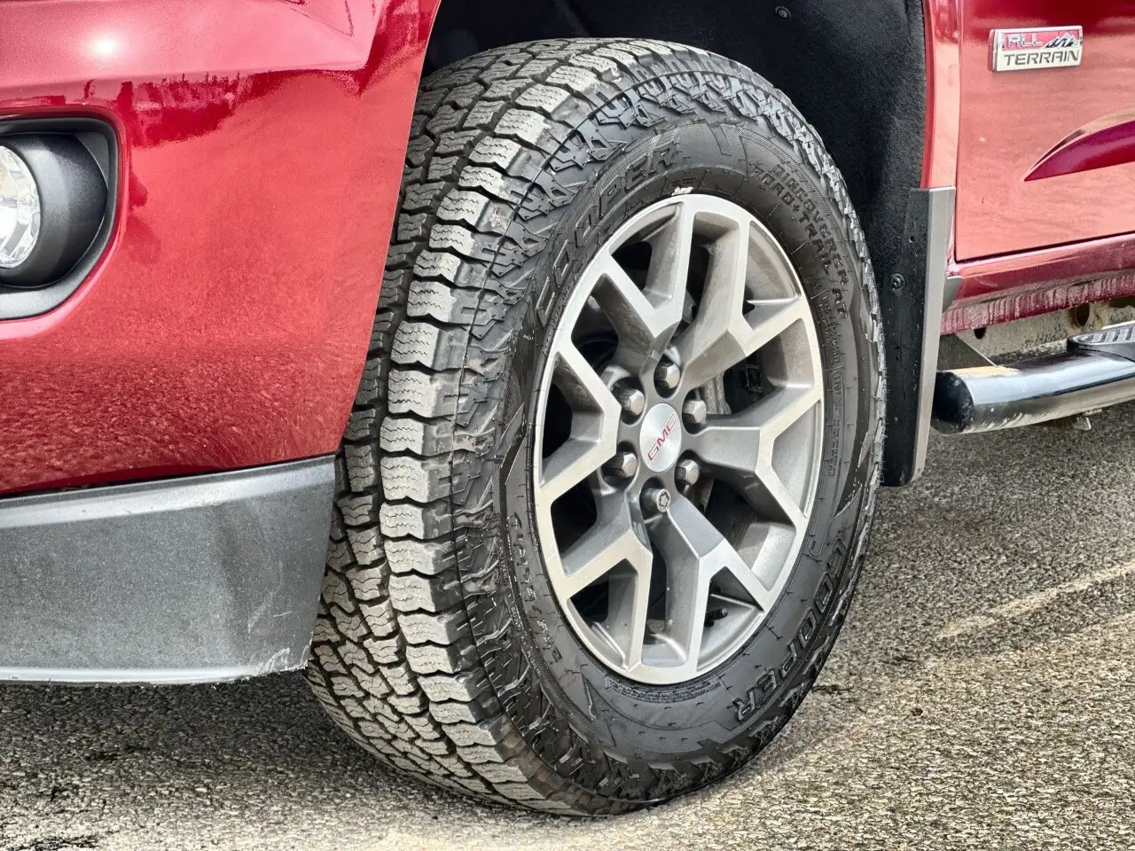 GMC Canyon photo GMC Canyon
