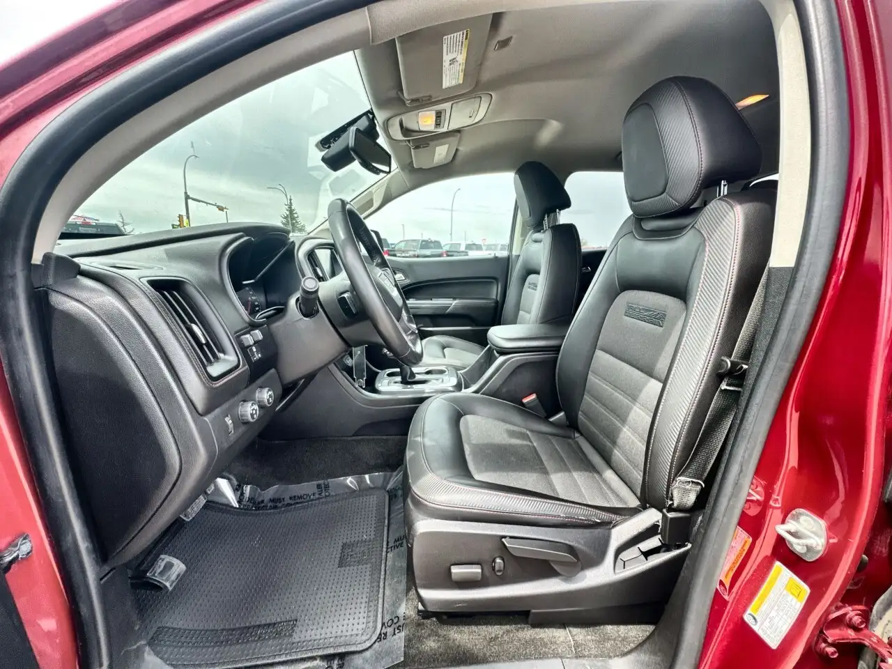 GMC Canyon photo GMC Canyon
