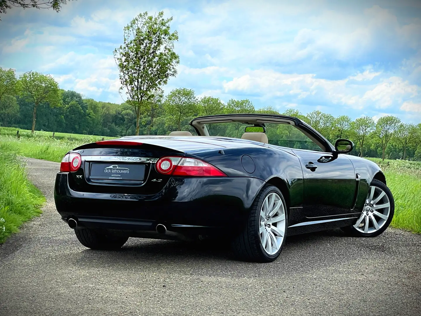 Jaguar XK 4.2 V8 Convertible / 85.000KM / XK SPECIALIST / YO Noir - 2