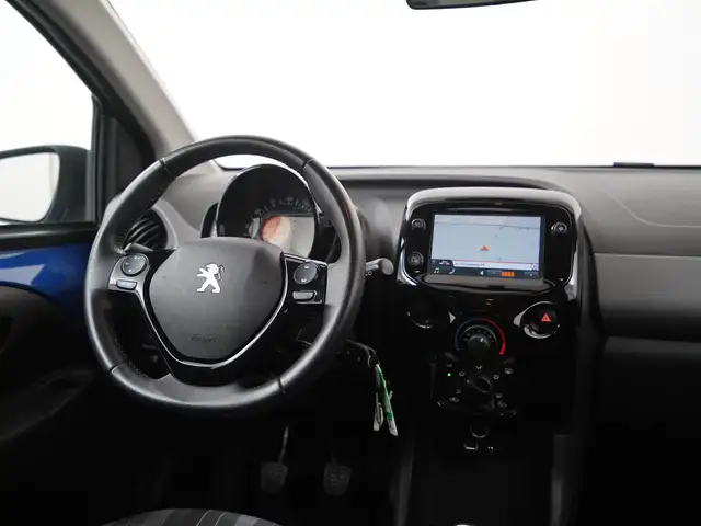 Peugeot 108 view 5