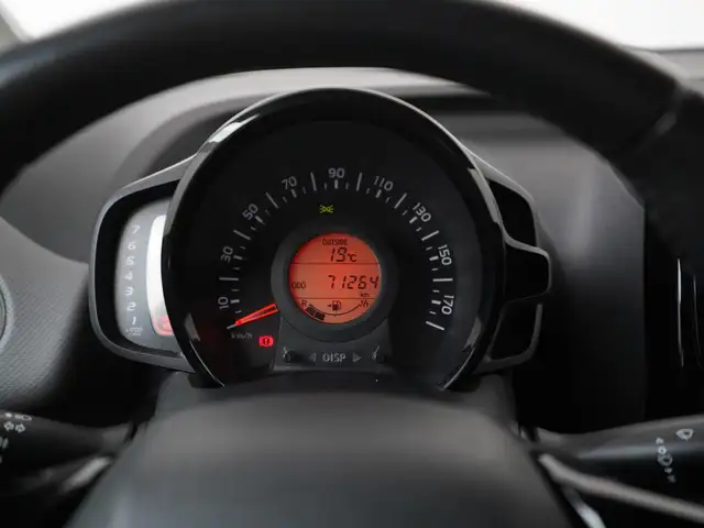 Peugeot 108 view 8