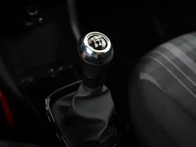 Peugeot 108 view 10