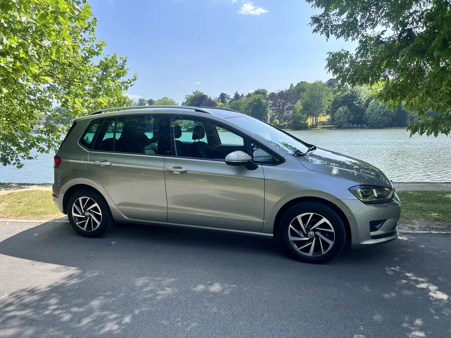 Volkswagen Golf Sportsvan 1.2 TSI Sound Grijs - 2