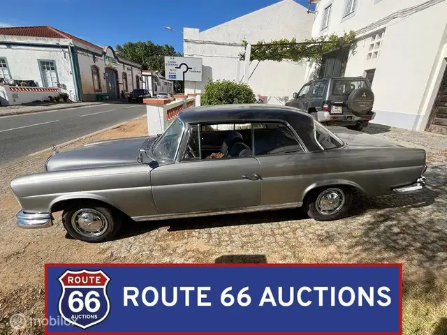 Mercedes-Benz 220 Coupe
