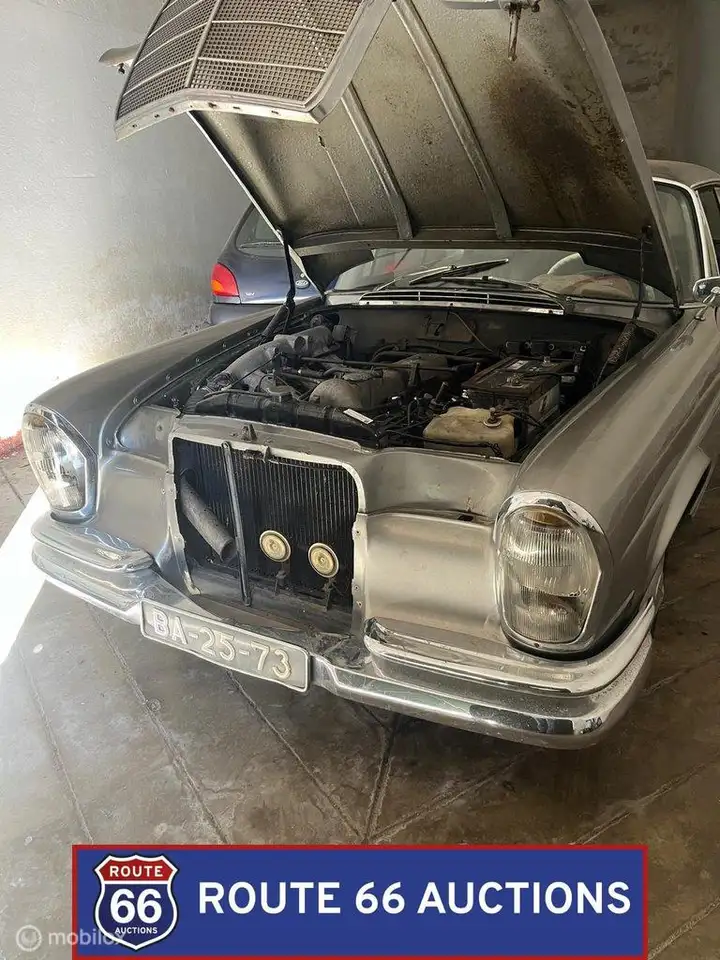 Mercedes-Benz 220 Coupe, foto 8