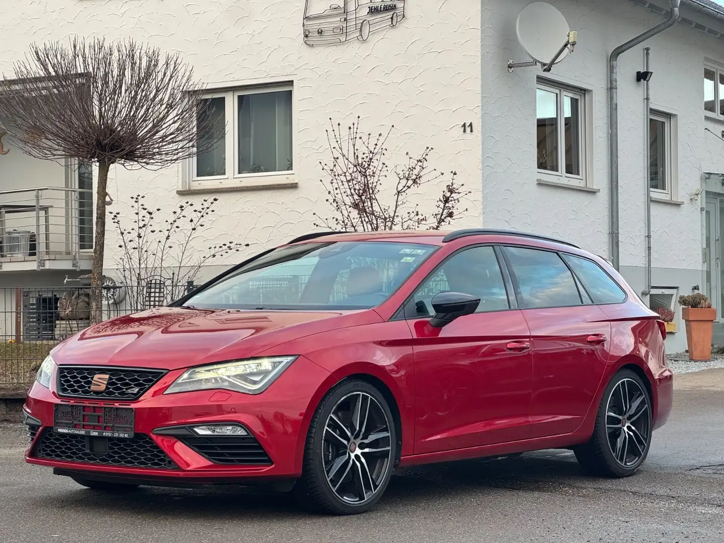SEAT Leon ST Cupra 300 4Drive*GARANTIE*BEATS*KAMERA* Rouge - 1