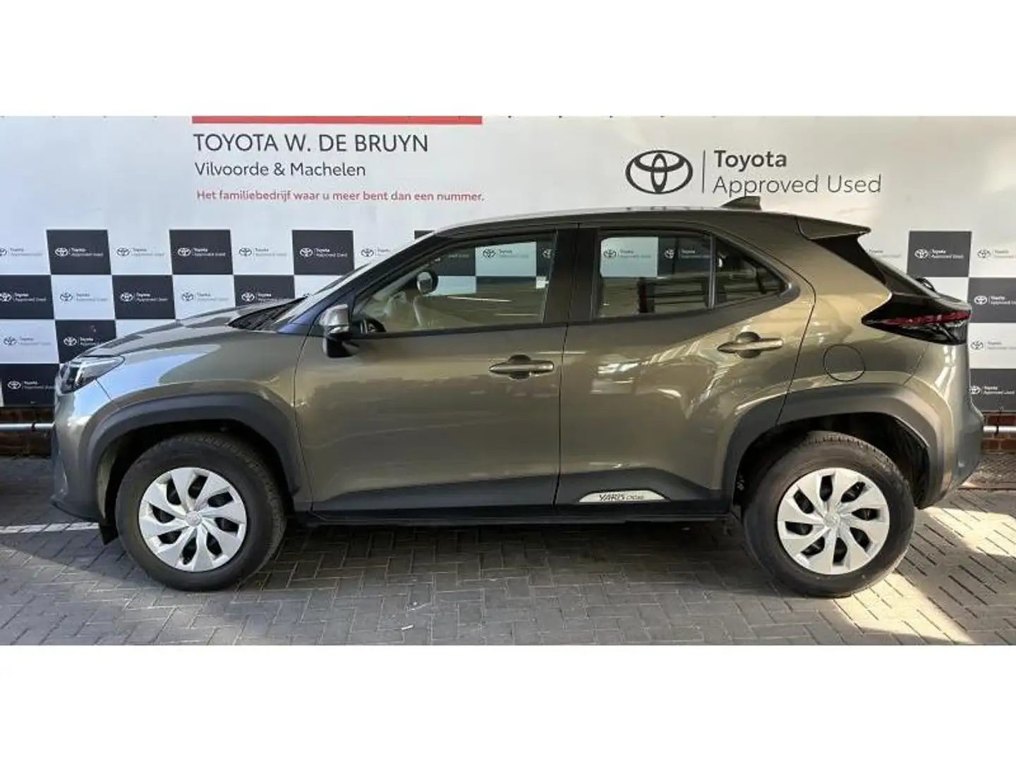 Toyota Yaris Cross Dynamic Bronce - 2