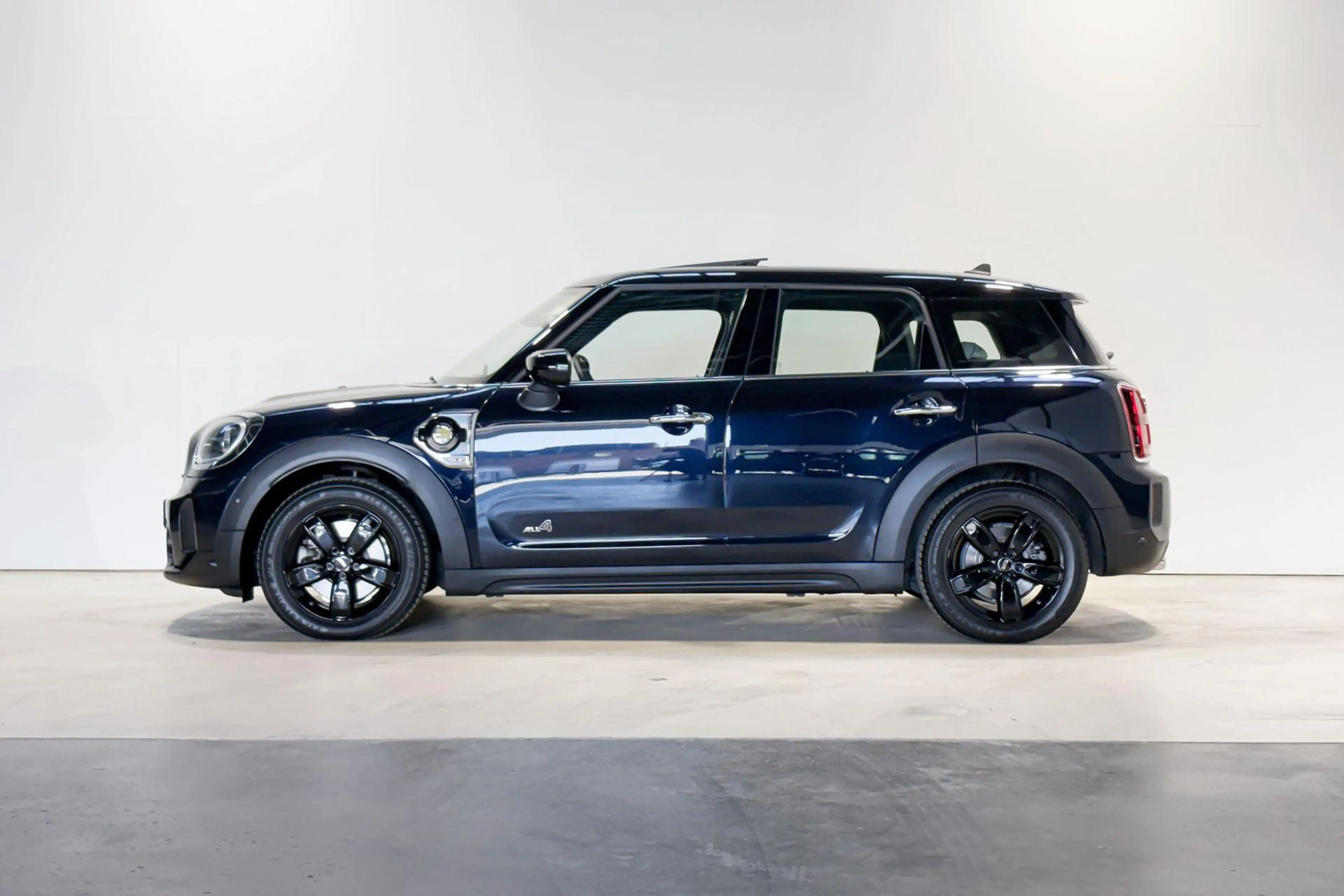 MINI Cooper SE Countryman ALL4 Classic — photo 2