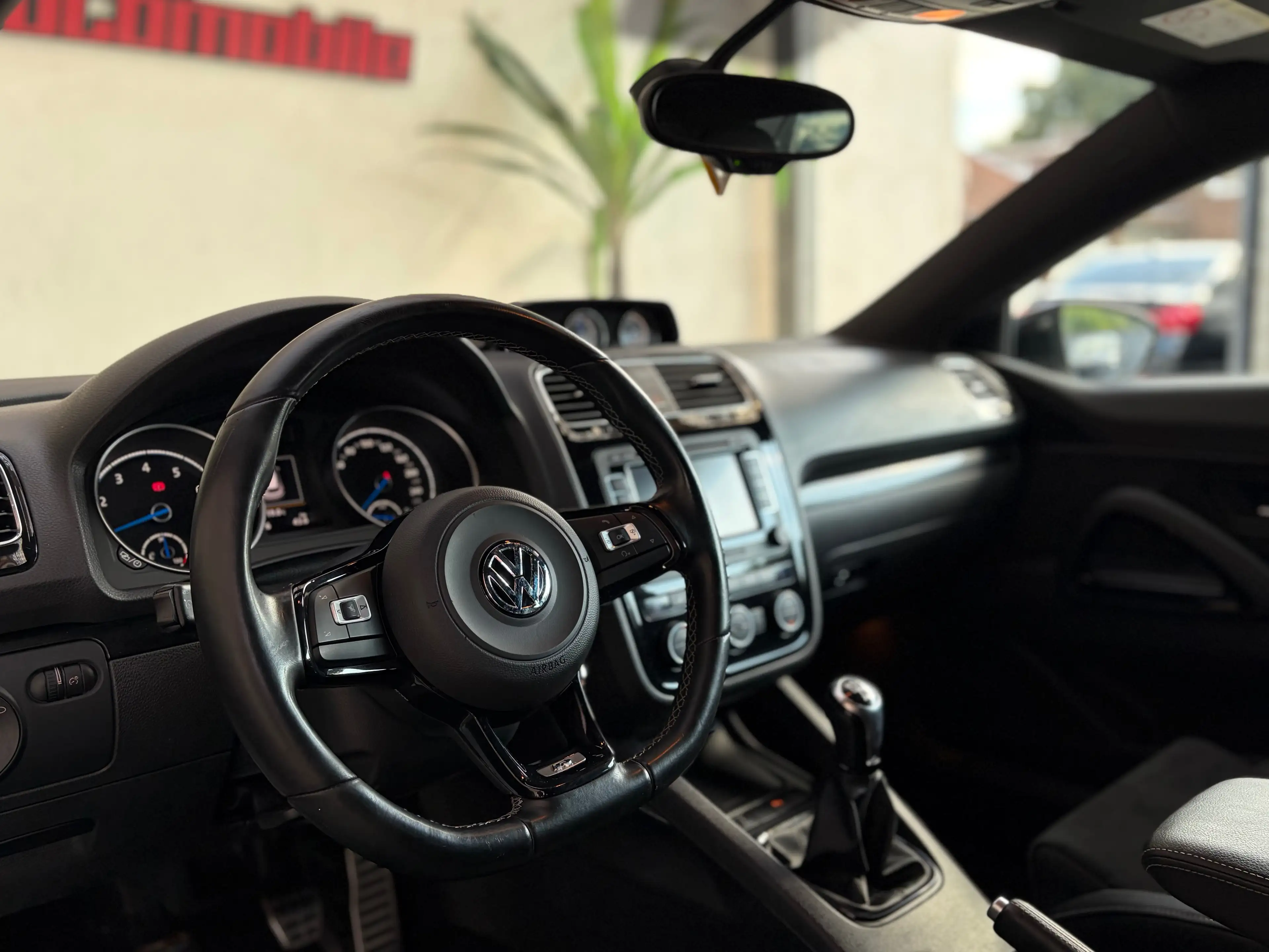 Volkswagen Scirocco Scirocco R 2.0 TSI — photo 8