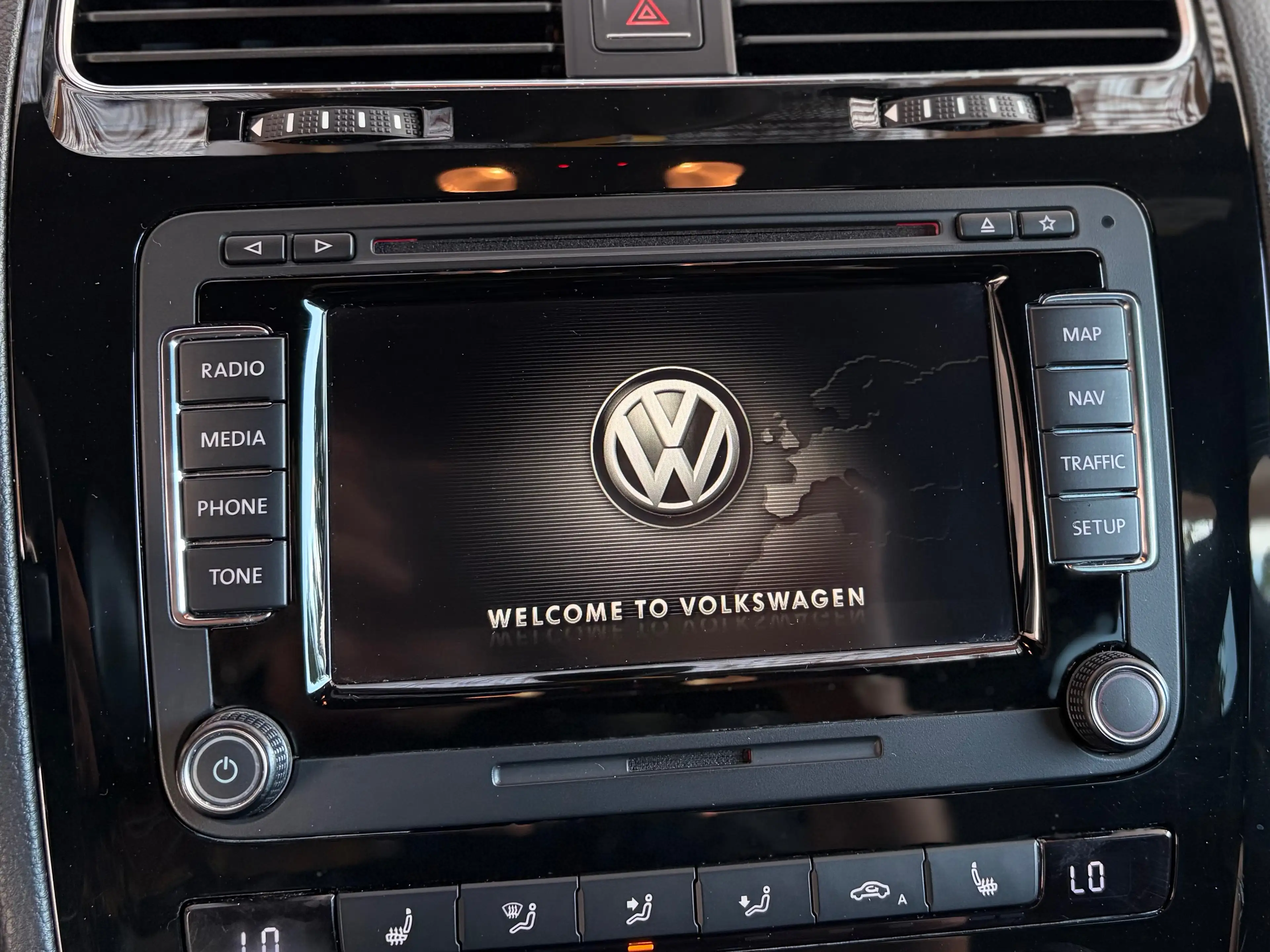 Volkswagen Scirocco Scirocco R 2.0 TSI — photo 13