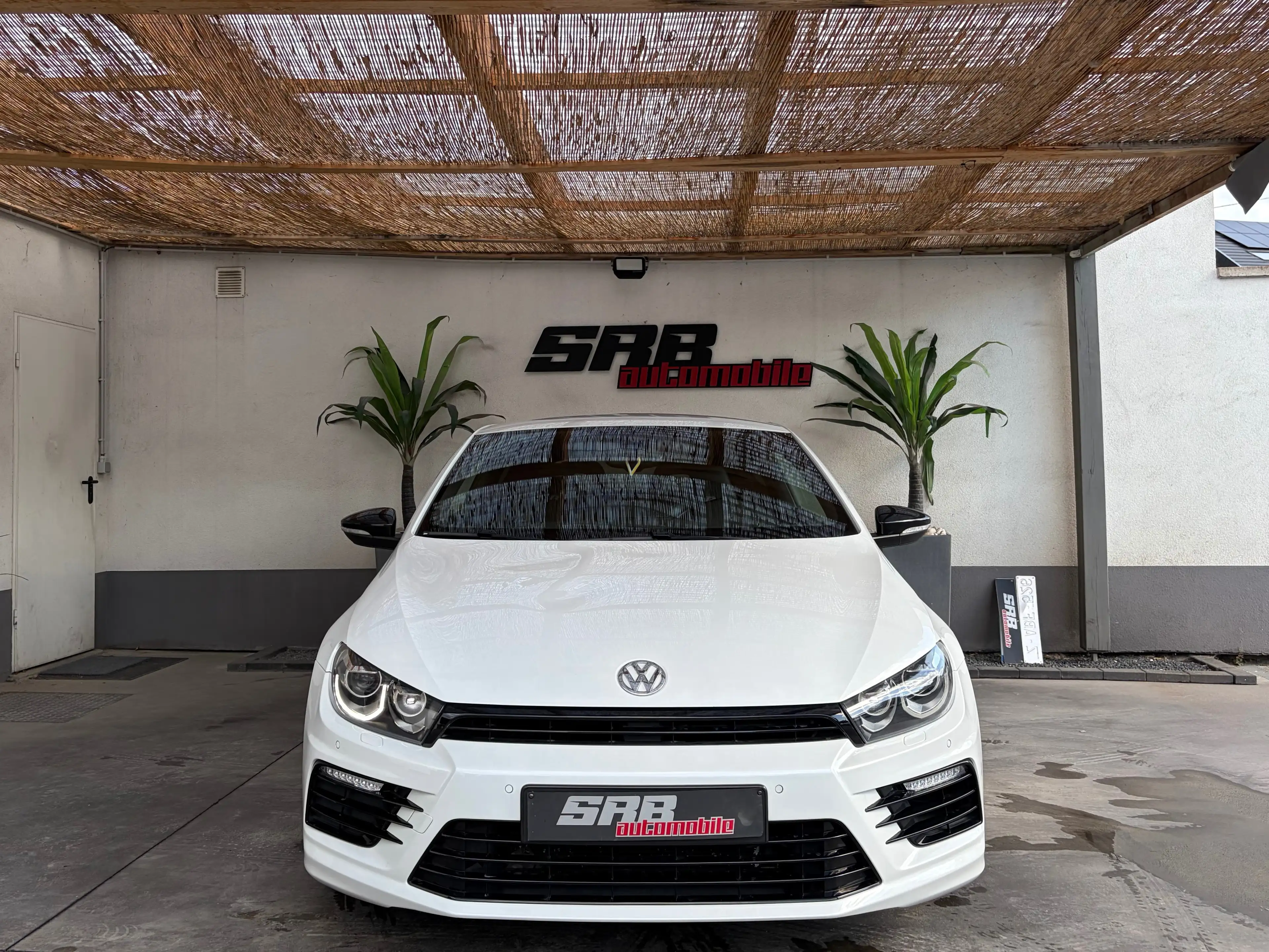 Volkswagen Scirocco Scirocco R 2.0 TSI — photo 2