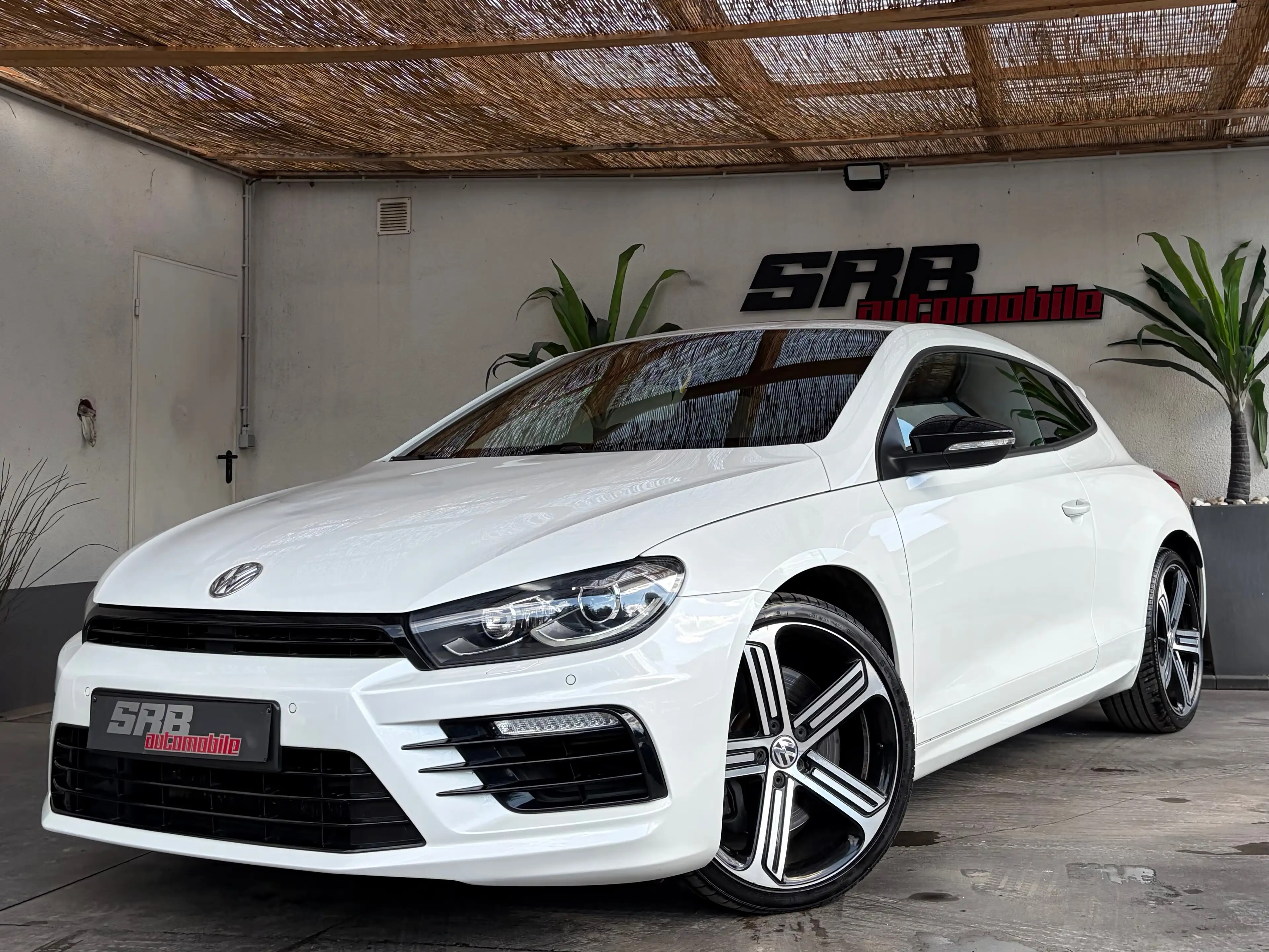 Volkswagen Scirocco Scirocco R 2.0 TSI — photo 4