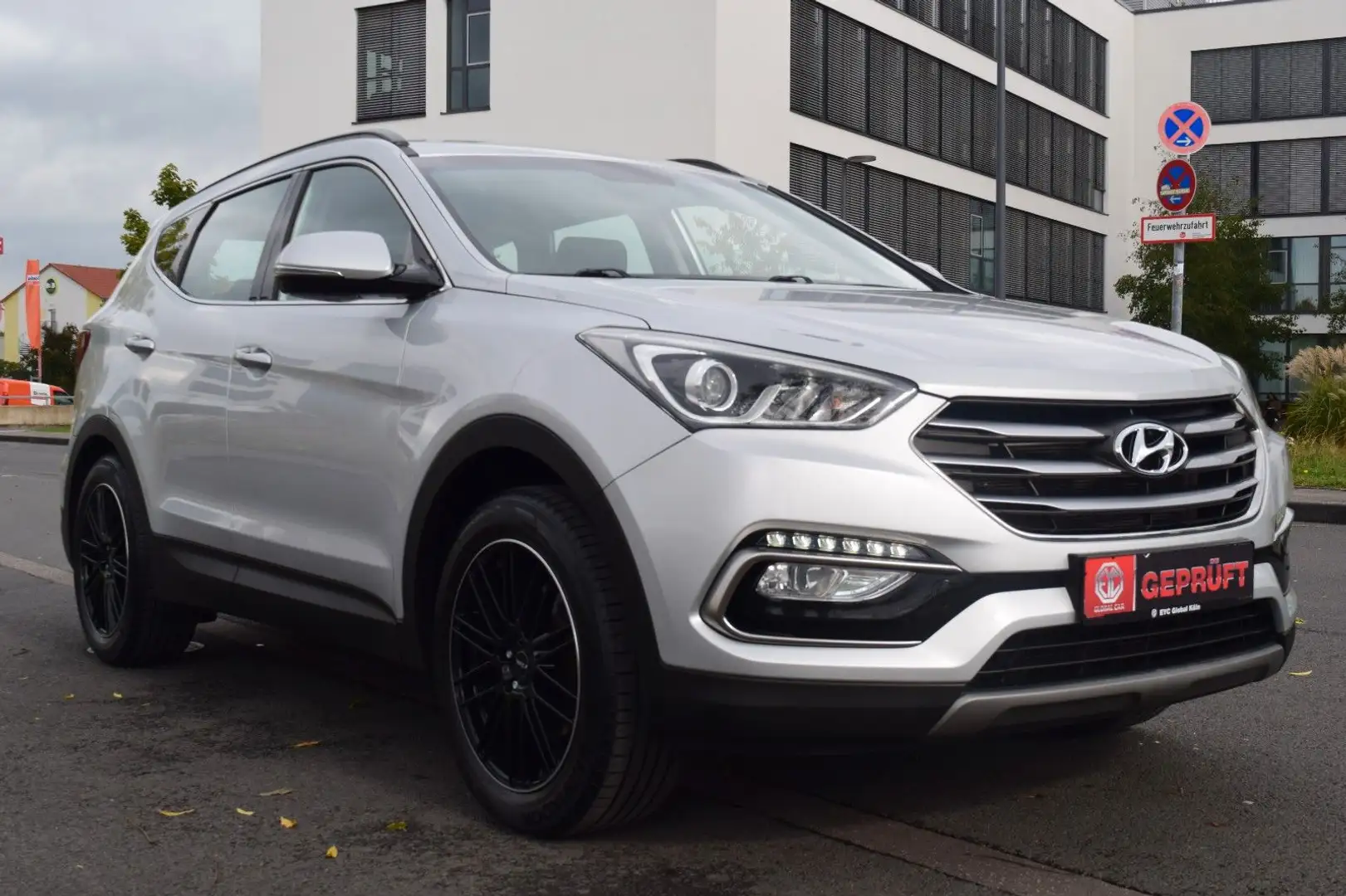 Hyundai SANTA FE Family 2WD 7 Sitzer Nur 59000KM Silber - 2