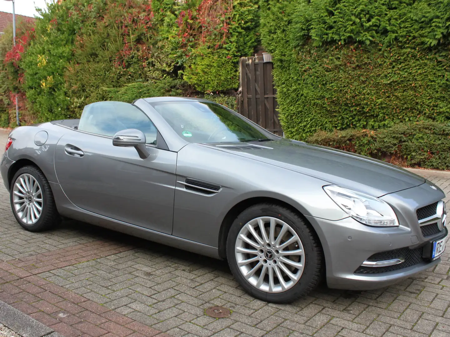 Mercedes-Benz SLK 250 BlueEffi*Autom*Navi*PDC*Leder*SH*Airscarf*Bi-Xenon Gri - 2