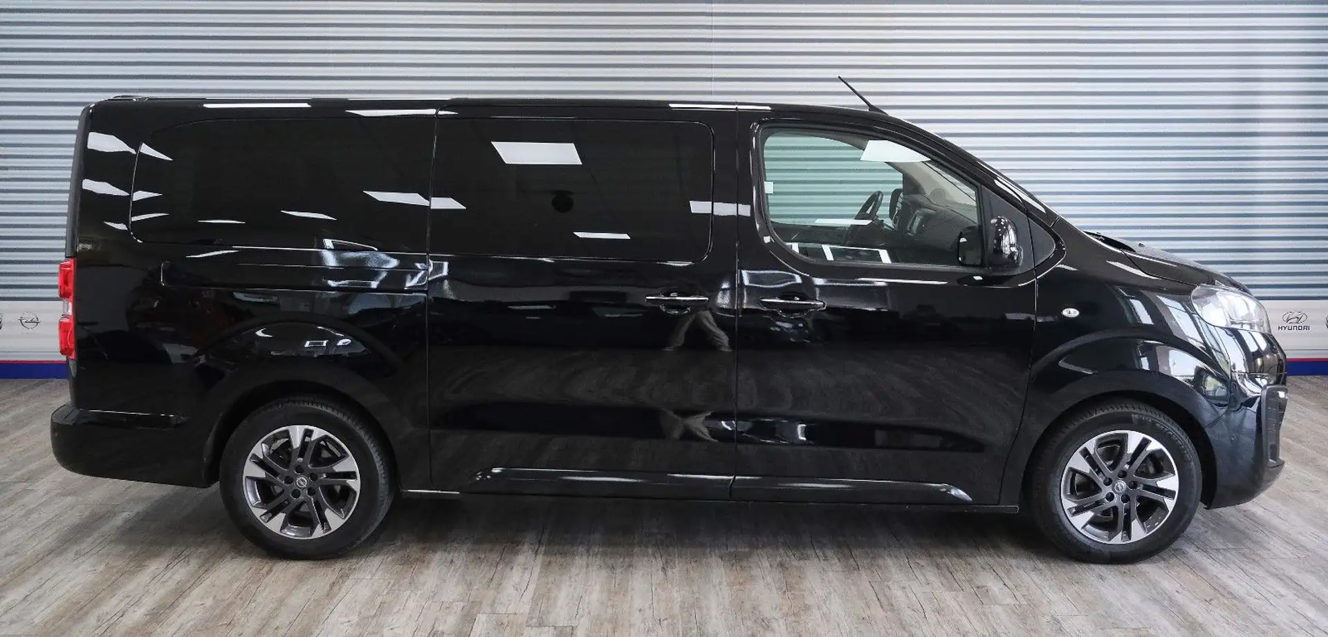 Opel Zafira Life 2.0 L3  *NAVI/LEDER/PANO/AHK* Schwarz - 2