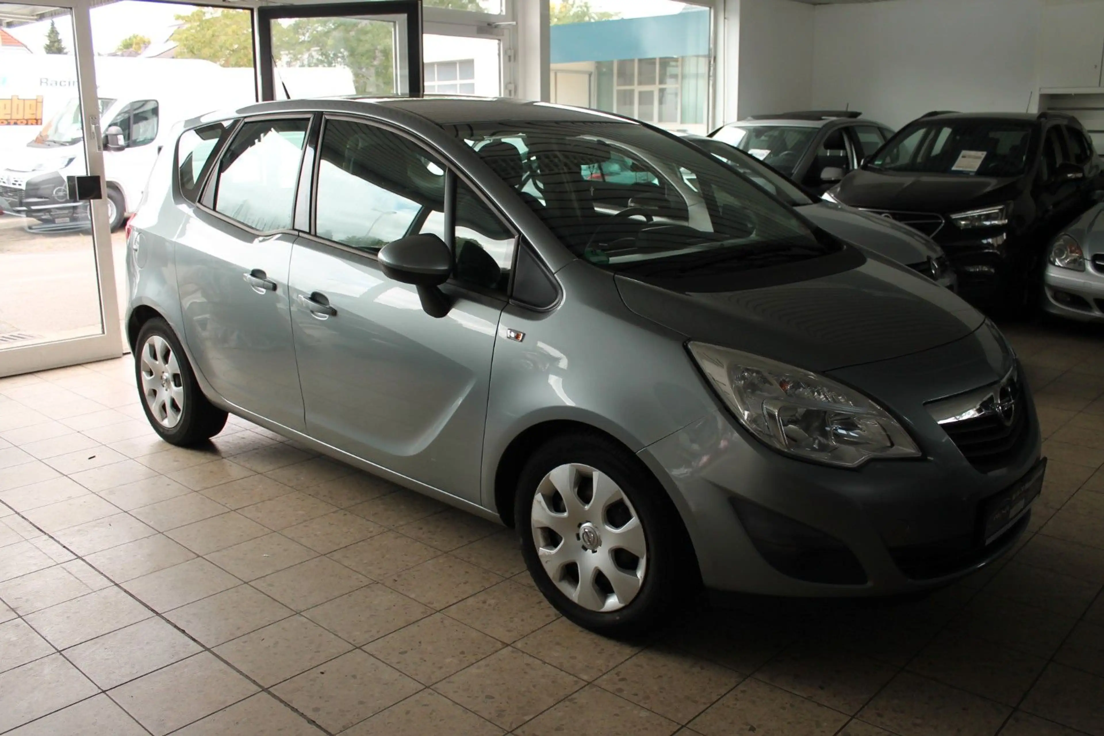 Opel Meriva B Edition — photo 3