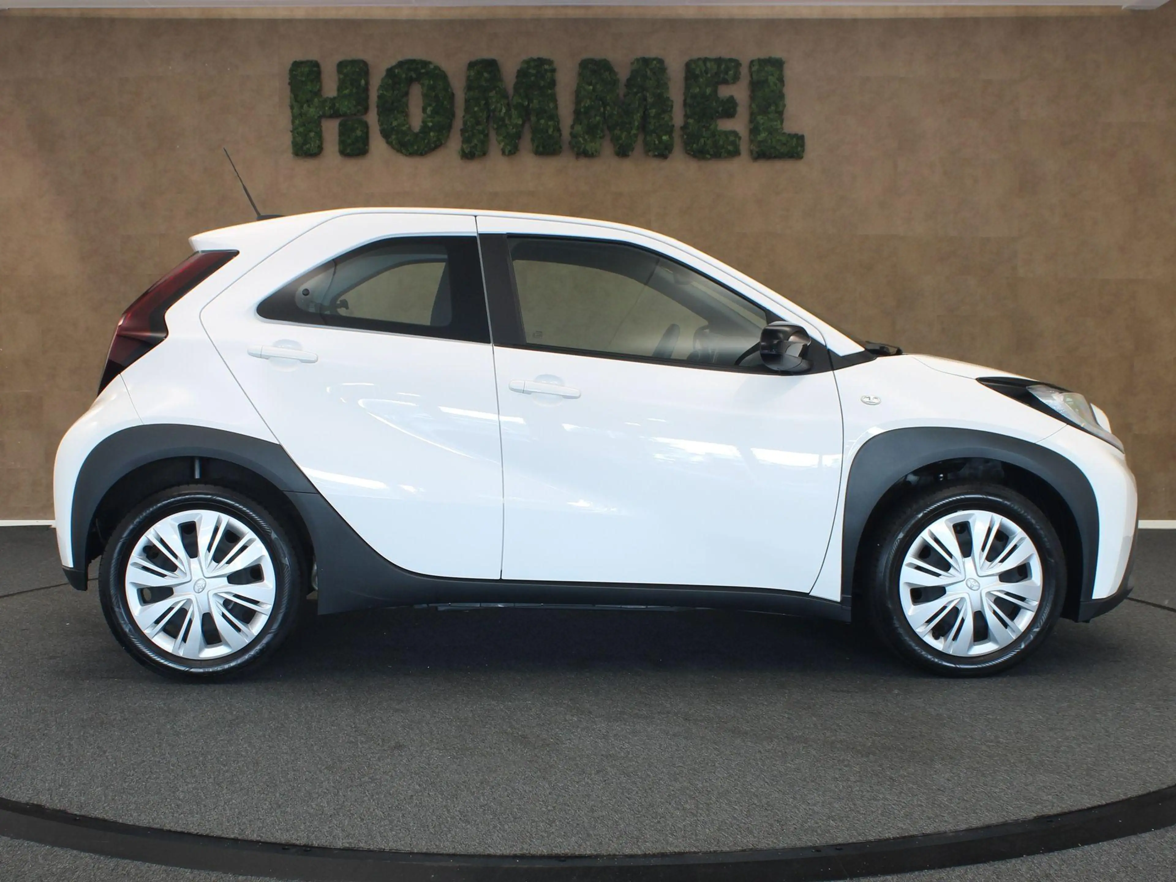 Toyota Aygo X 1.0 VVT-i MT Play - ORIGINEEL NEDERLANDSE AUTO - A — photo 11