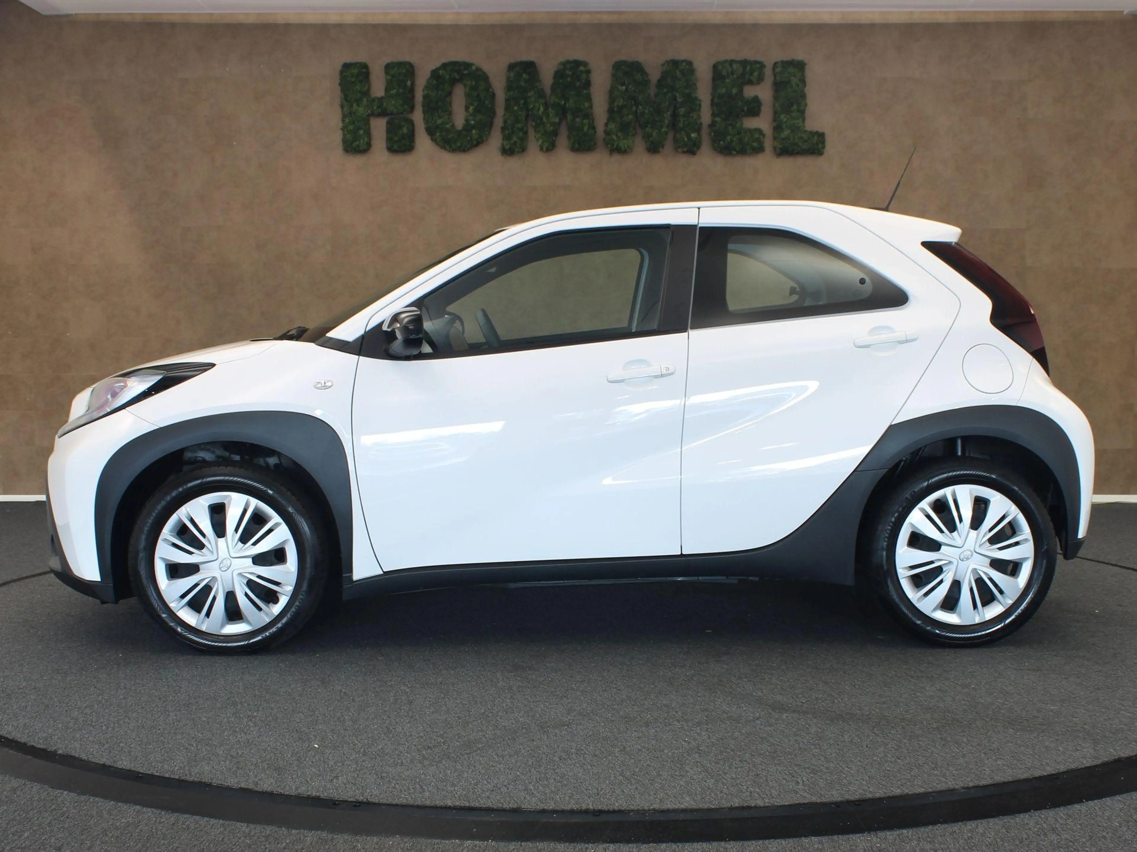 Toyota Aygo X 1.0 VVT-i MT Play - ORIGINEEL NEDERLANDSE AUTO - A — photo 10