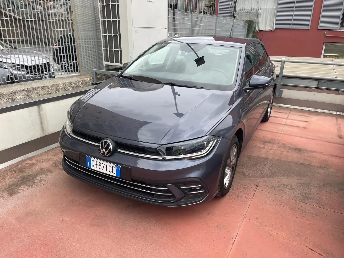 Volkswagen Polo Polo VI 2022 1.0 tsi Style 110cv dsg Grigio - 1