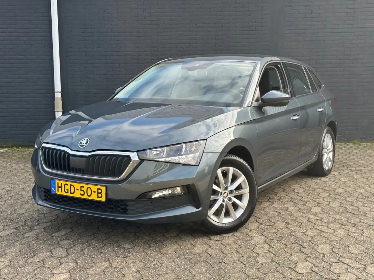 Skoda Scala 1.0 TSI 95pk, Virtual Cockpit, Carplay, LED, Parke Grijs - 1