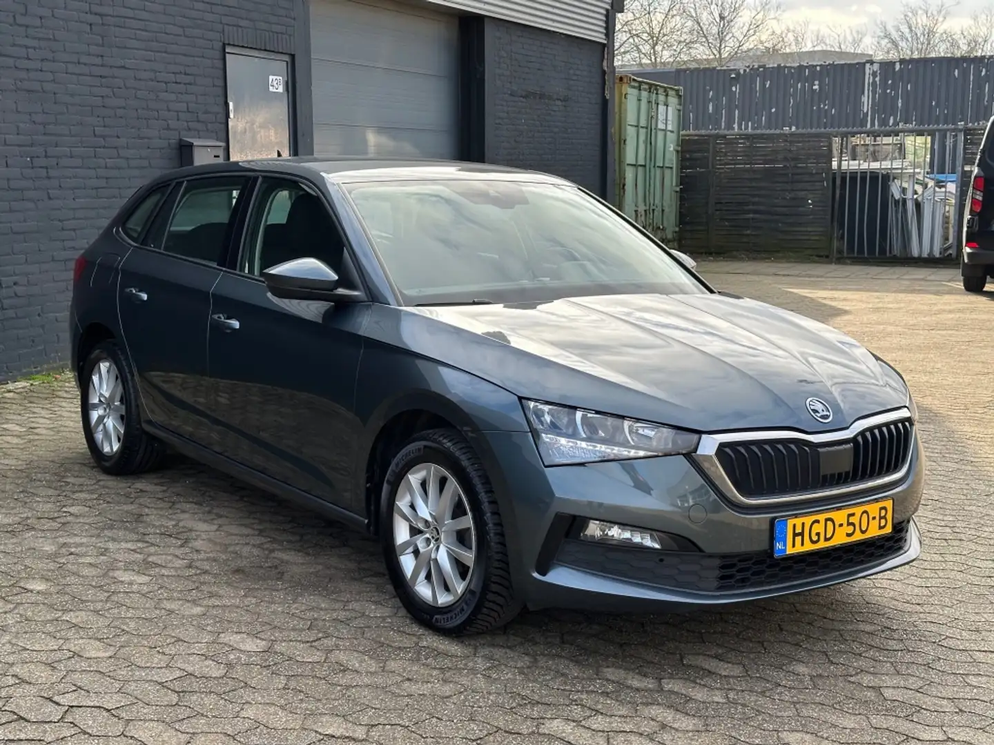 Skoda Scala 1.0 TSI 95pk, Virtual Cockpit, Carplay, LED, Parke Grijs - 2