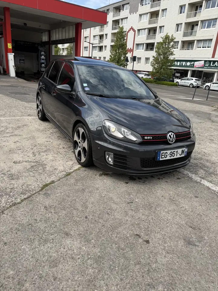 Volkswagen Golf GTI 2.0 TSI 210 DSG6